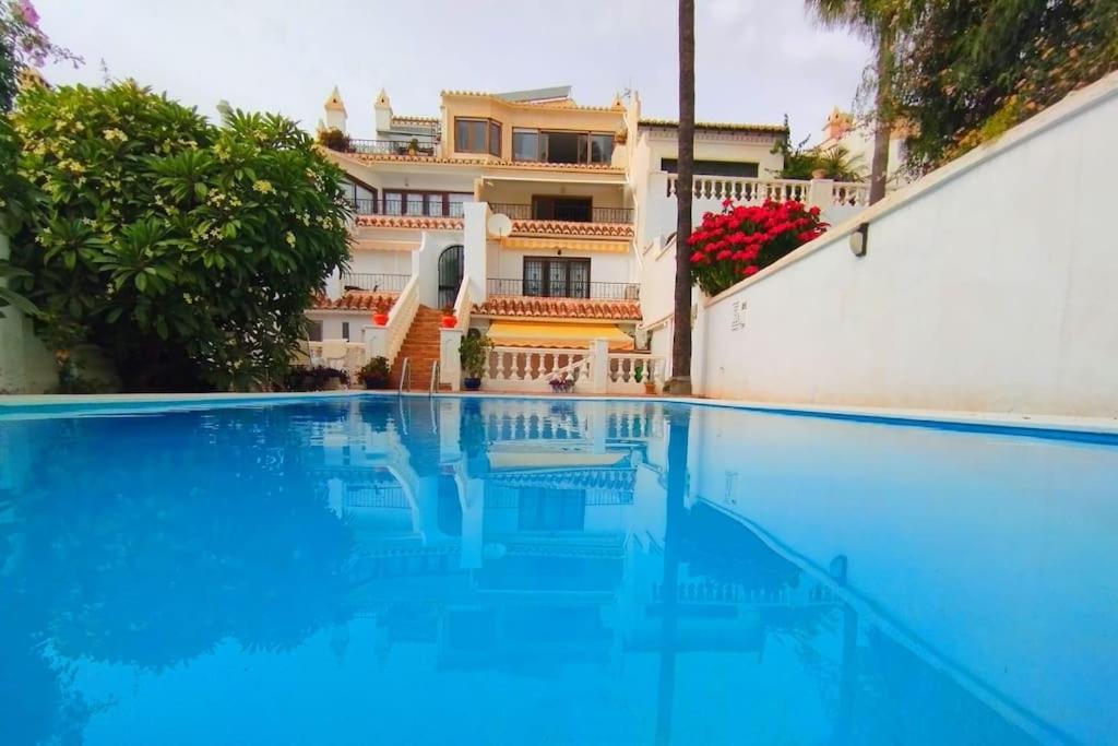 Beautiful 2 Bedroom In Calle Carabeo, Nerja Exterior photo