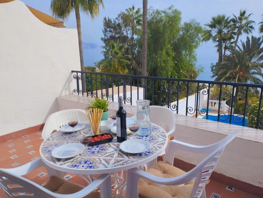 Beautiful 2 Bedroom In Calle Carabeo, Nerja Exterior photo