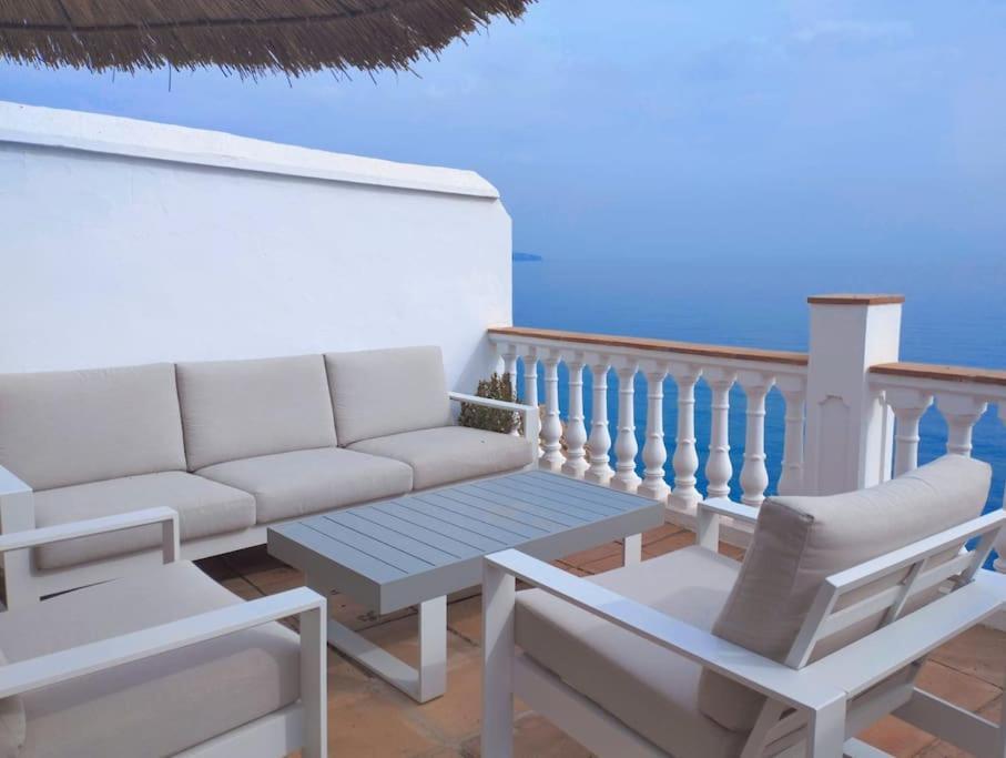 Beautiful 2 Bedroom In Calle Carabeo, Nerja Exterior photo