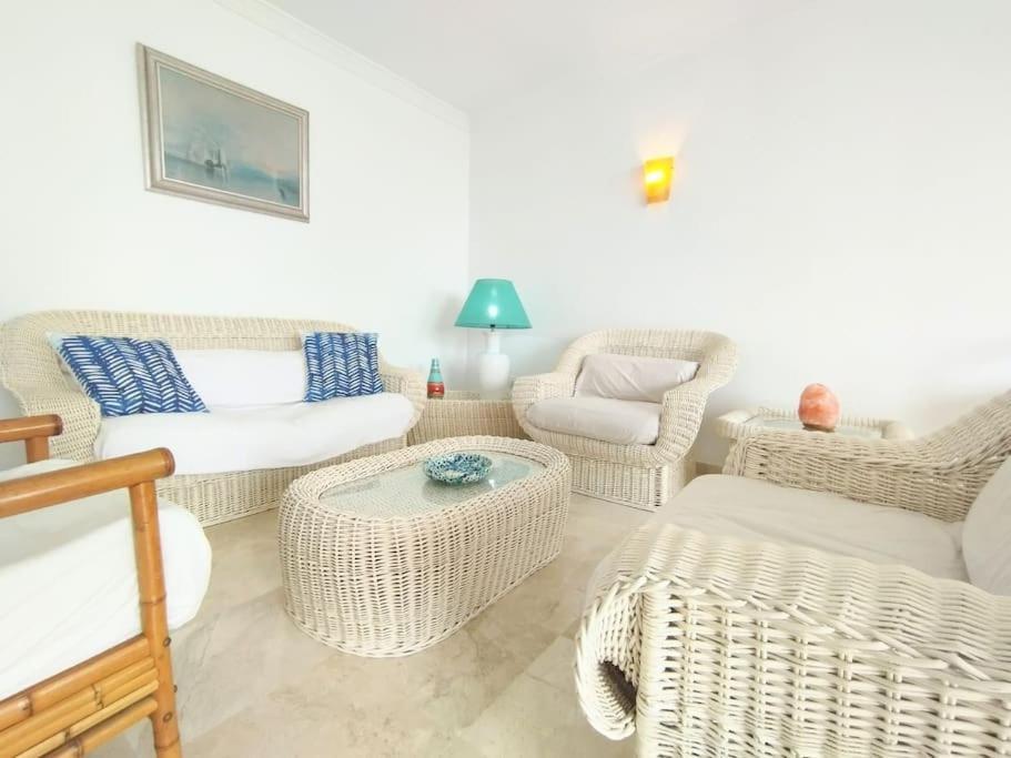 Beautiful 2 Bedroom In Calle Carabeo, Nerja Exterior photo
